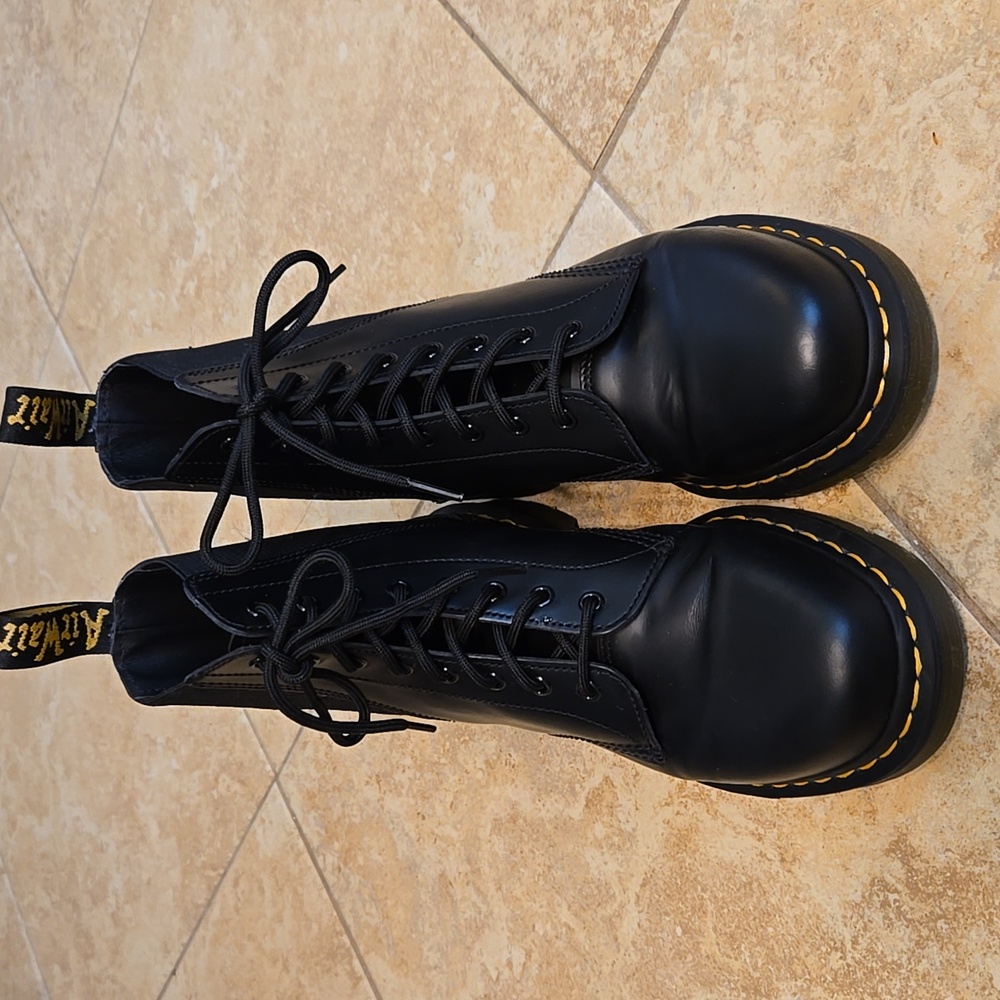 Dr Martens 1460 Harper Smooth Leather Lace Up Boots EUC - Picture 3 of 10